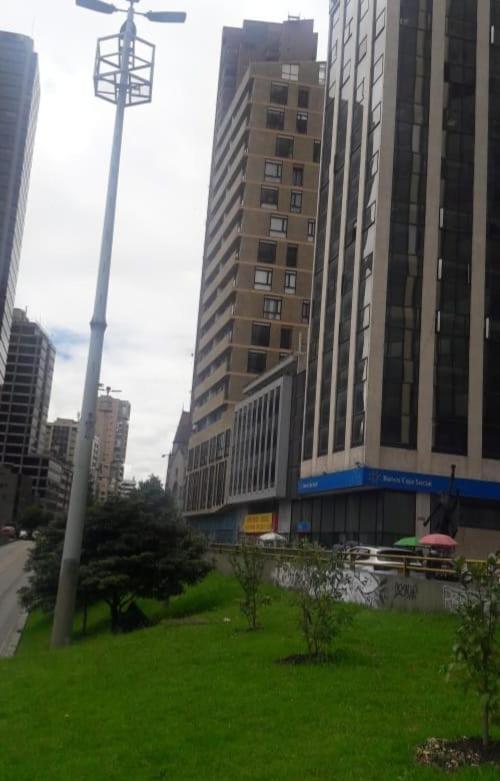Toscano S Aparta Estudio Hospedaje Amoblado Torre 2 Equilibrium โบโกตา ภายนอก รูปภาพ